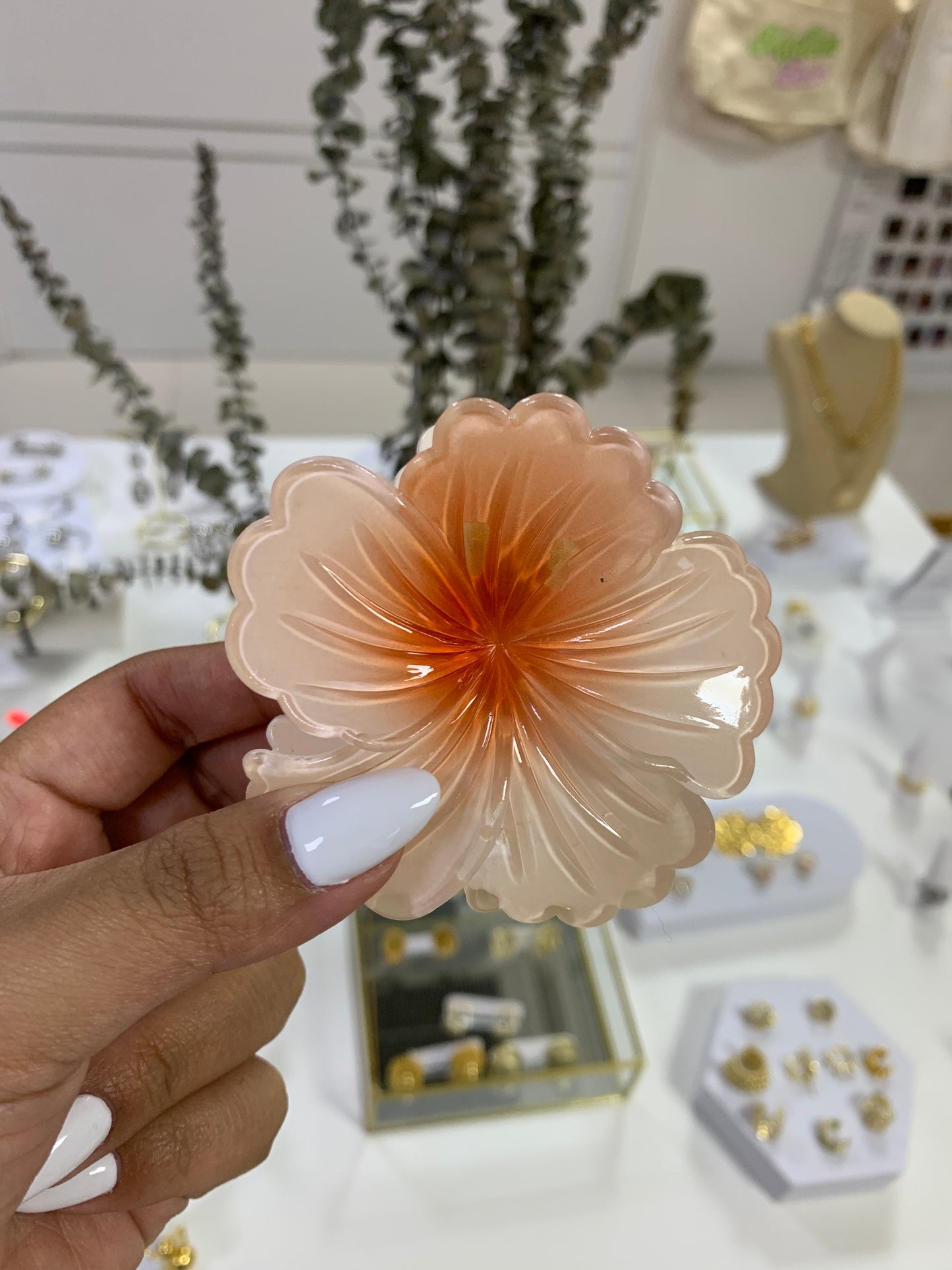 Floral hairclip