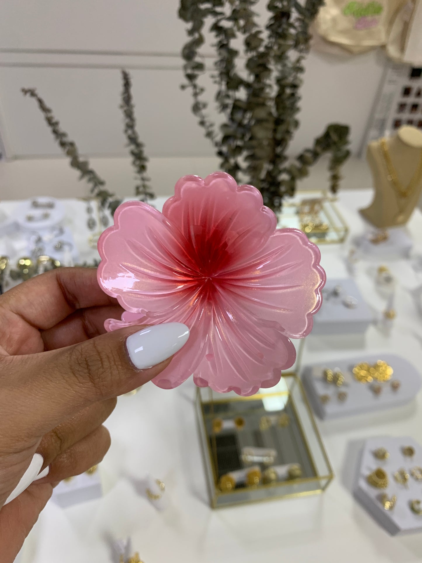 Floral hairclip