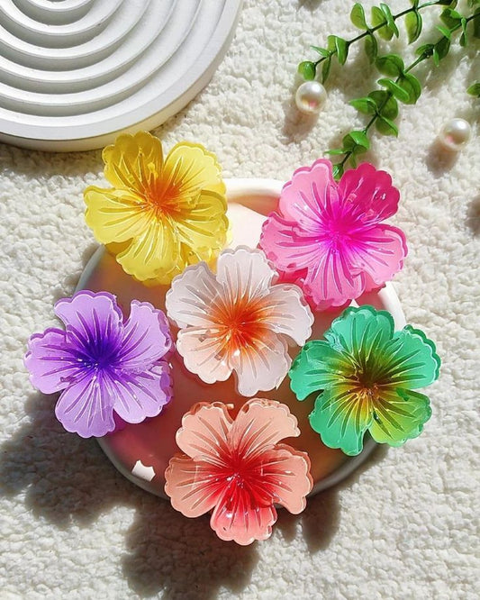 Floral hairclip